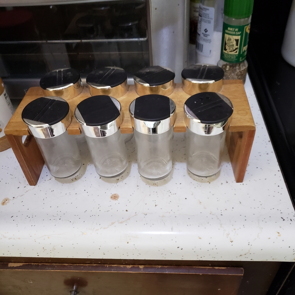 8 jar spice rack